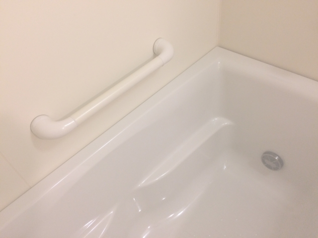 お風呂リフォーム　手すり